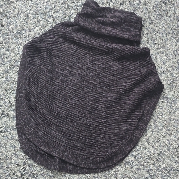 Oversized Poncho - Picture 1 of 2